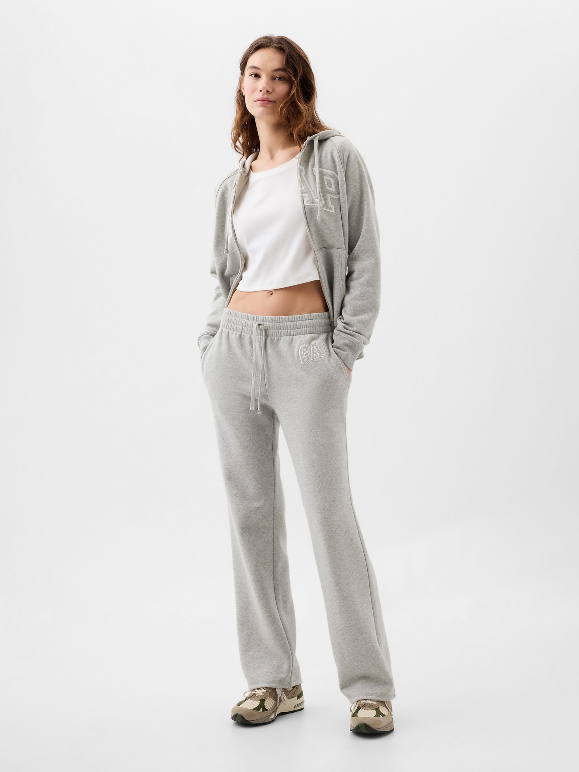 Pantalón deportivo con Gap-logo - 001