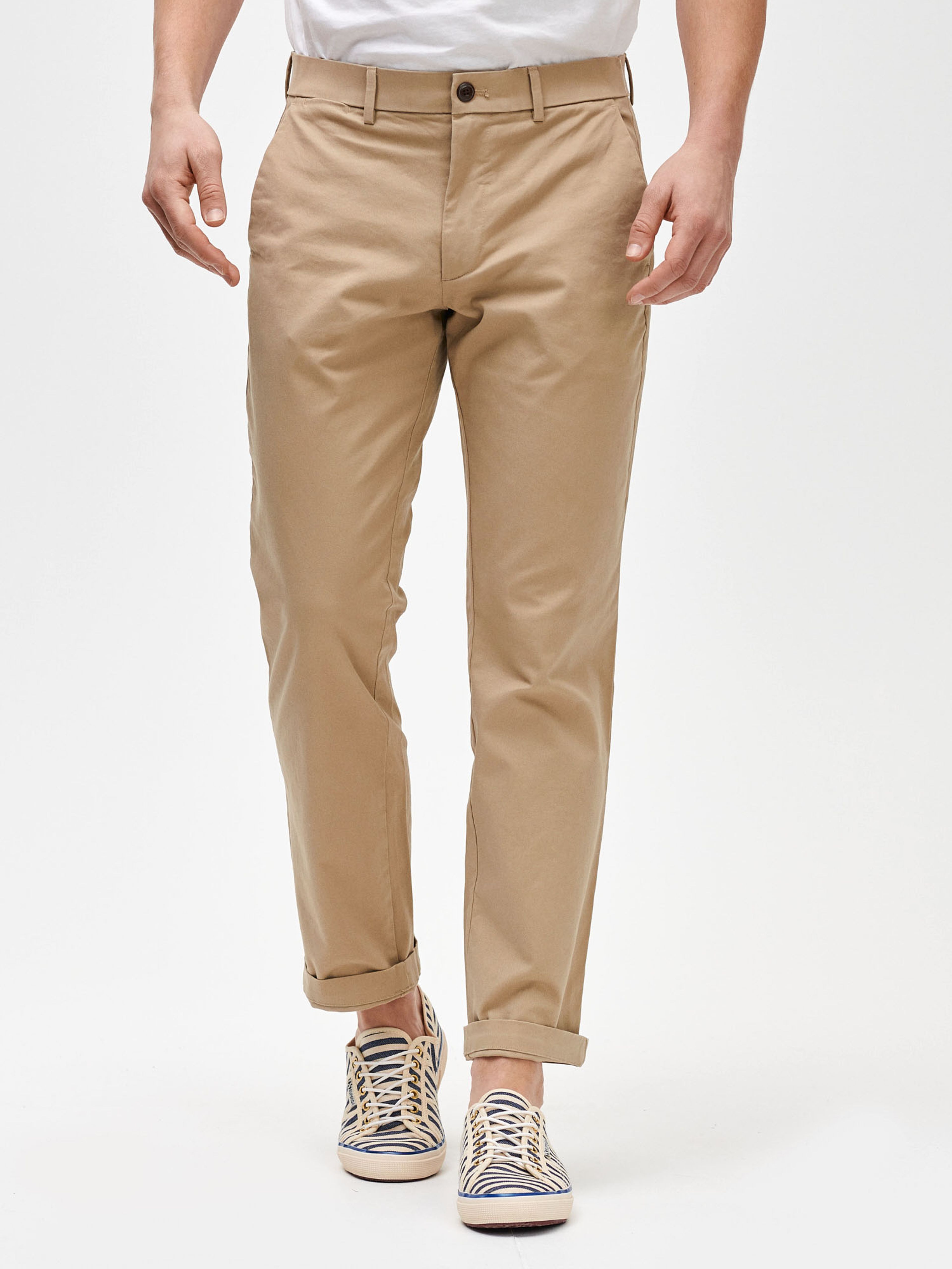 Nohavice modern khaki in straight fit GapFlex