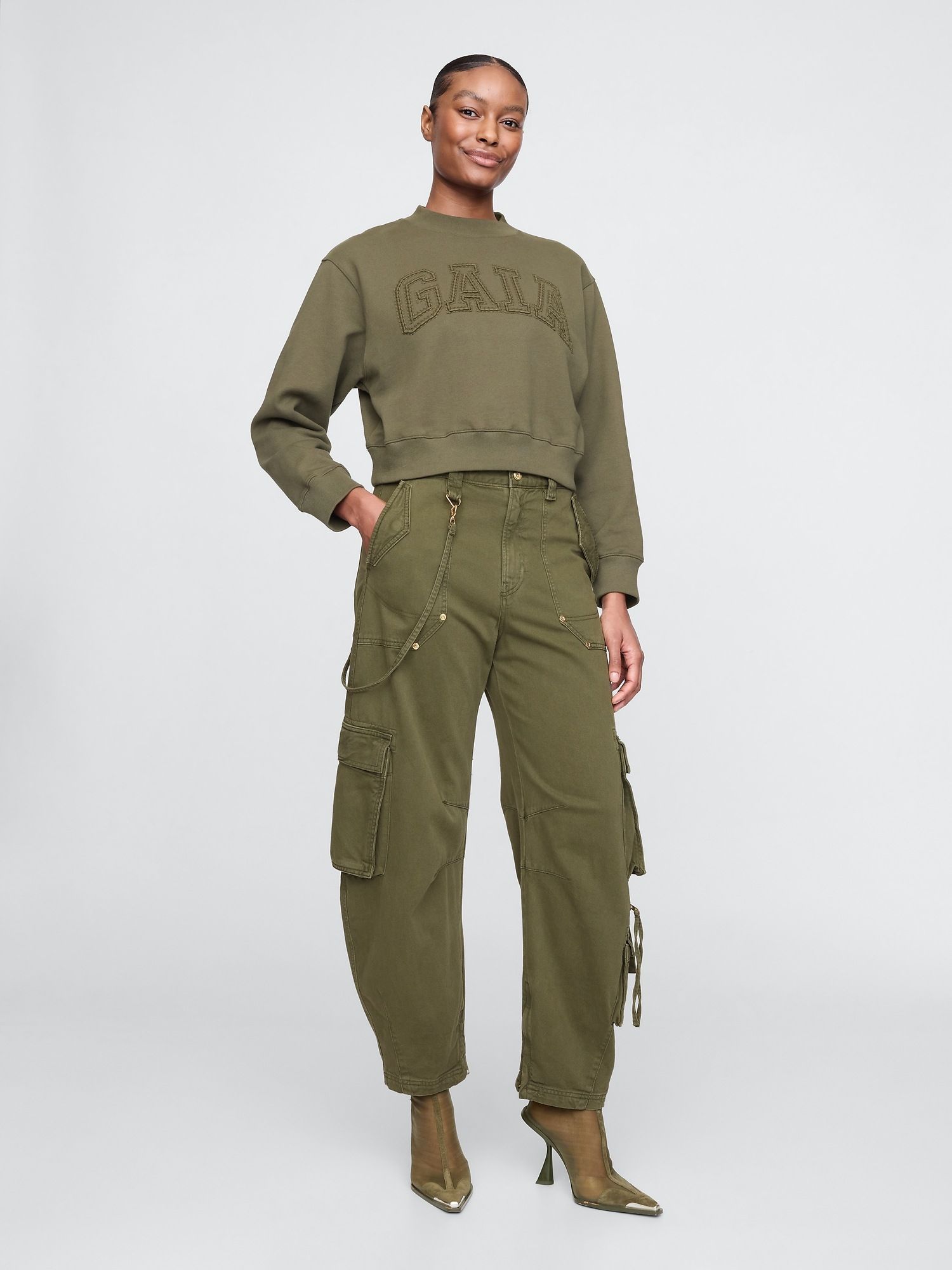 Pantalones cargo barrel Gap × Cult Gaia | Gap.es