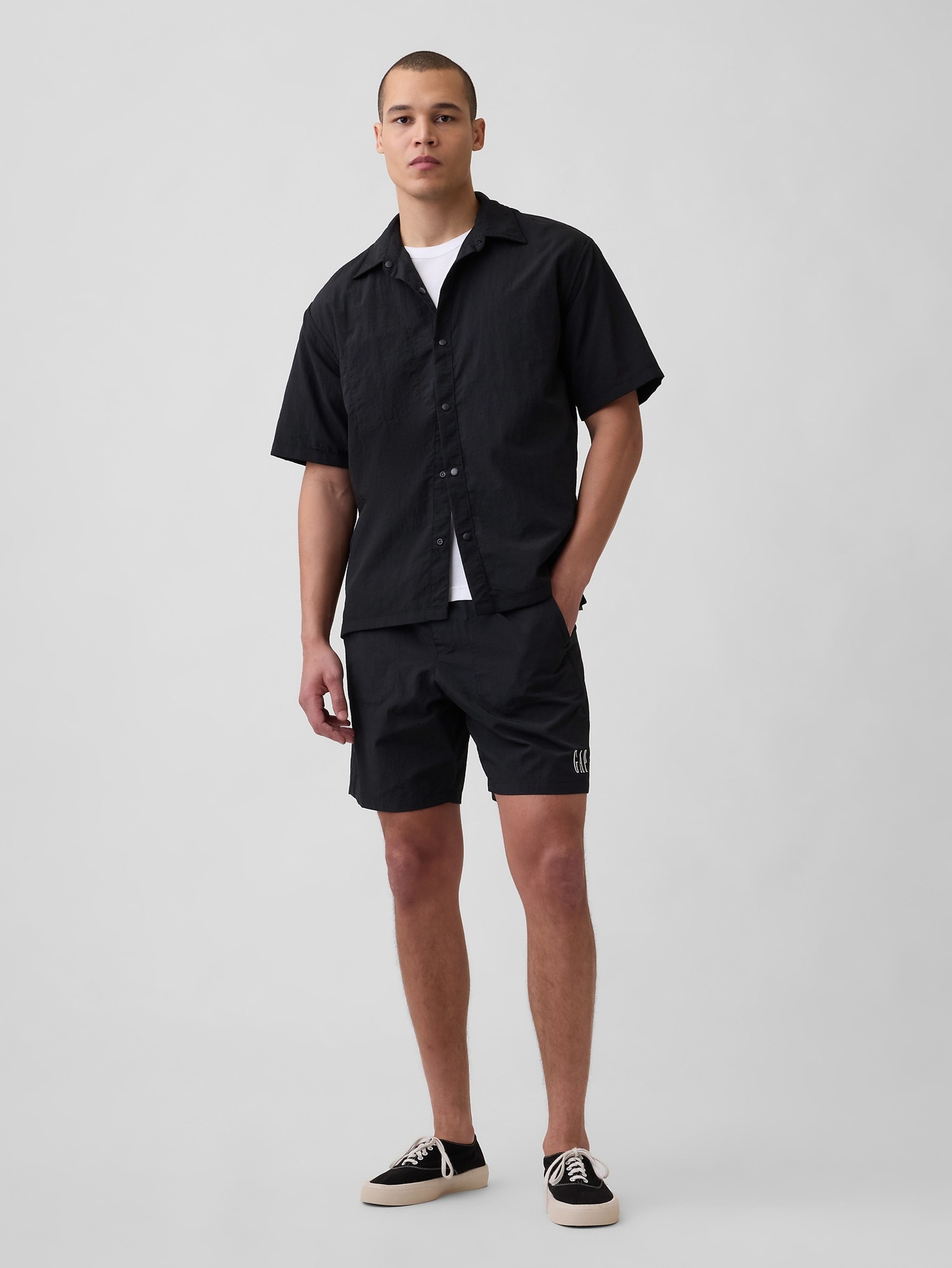 Short en nylon avec logo