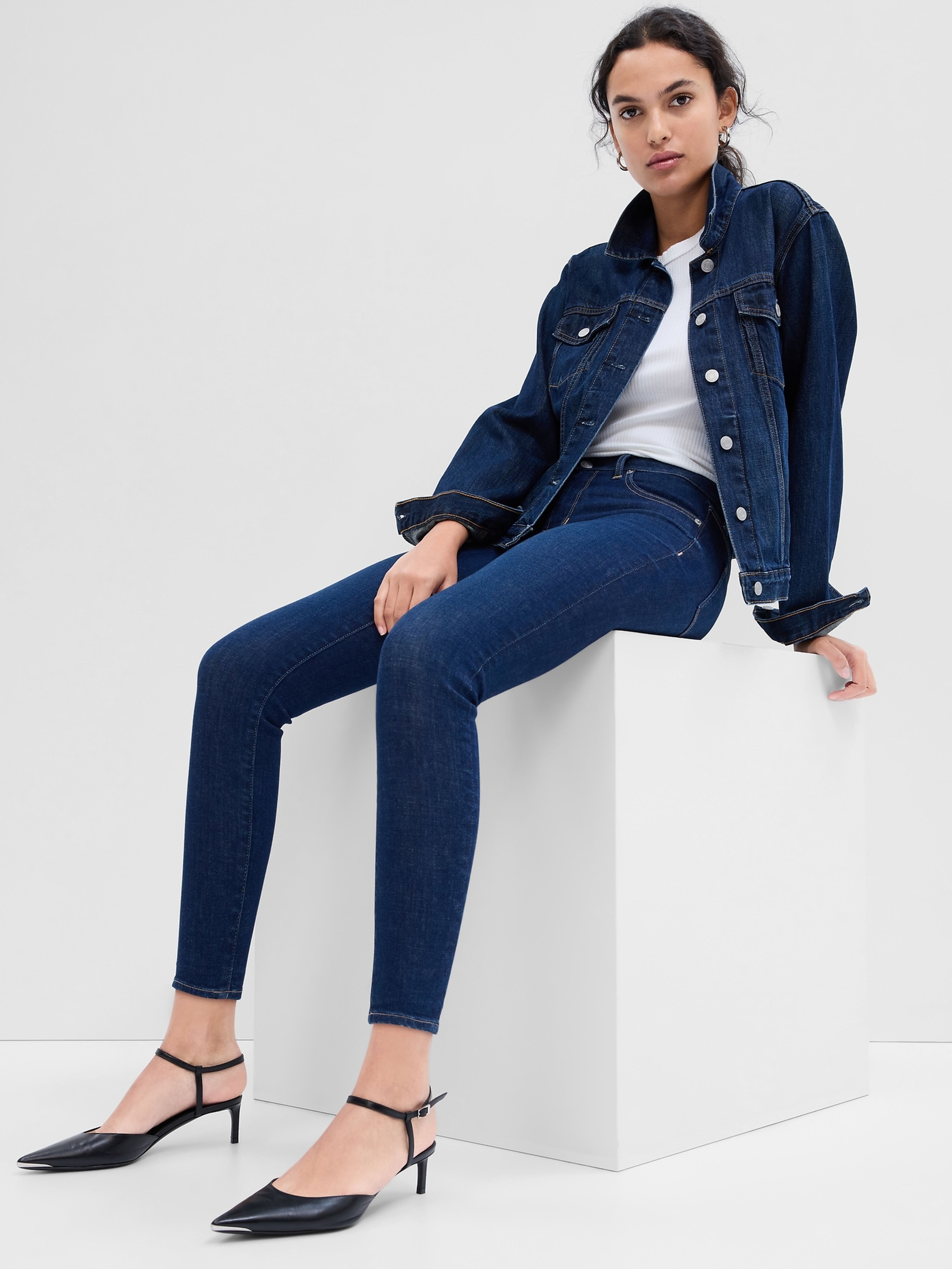 Mid Rise Universal Legging Jeans