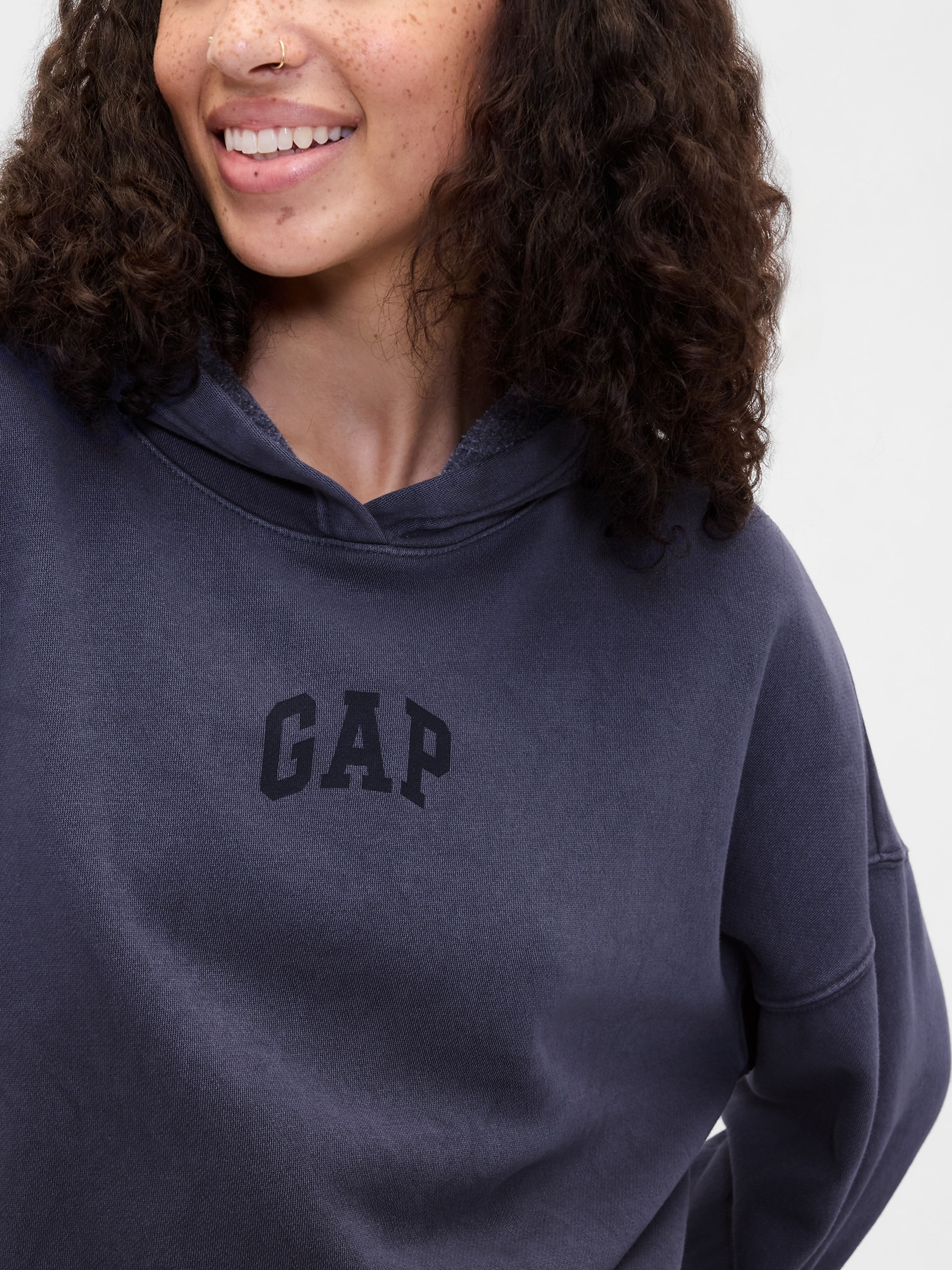 Sudadera crop con logo - 004
