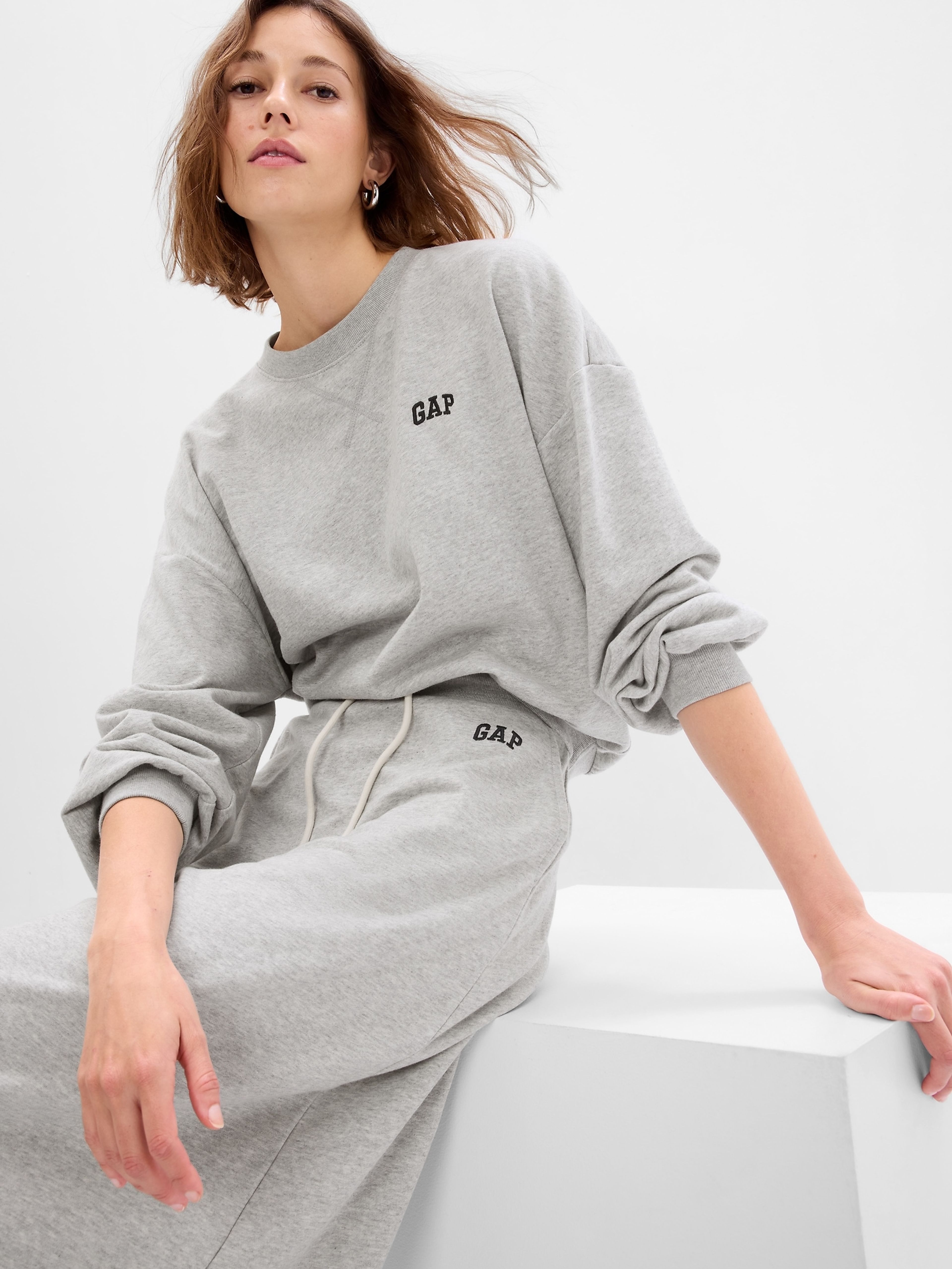 Bluza oversize z kapturem i logo