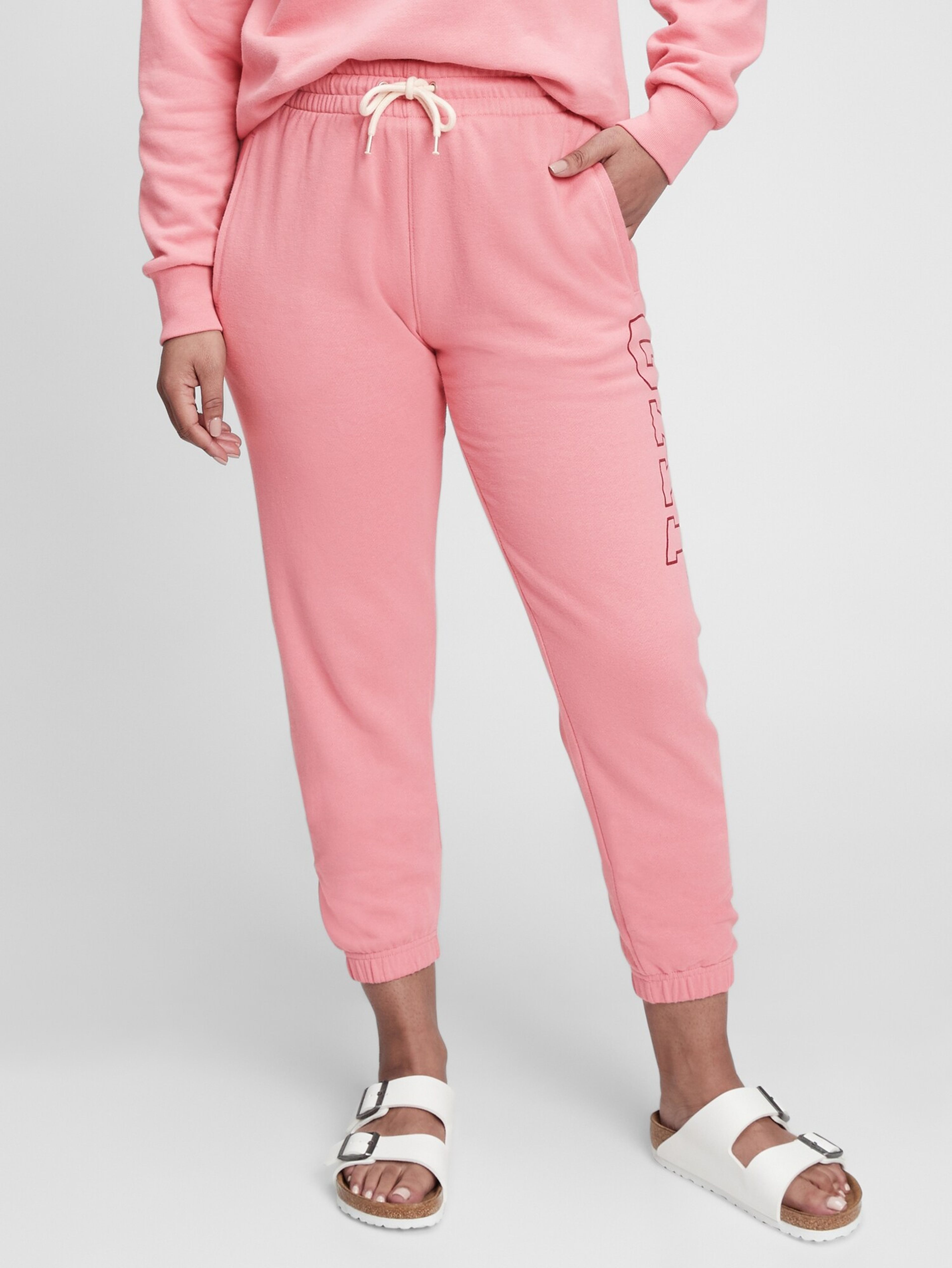Pantaloni de trening cu logo GAP easy - 001
