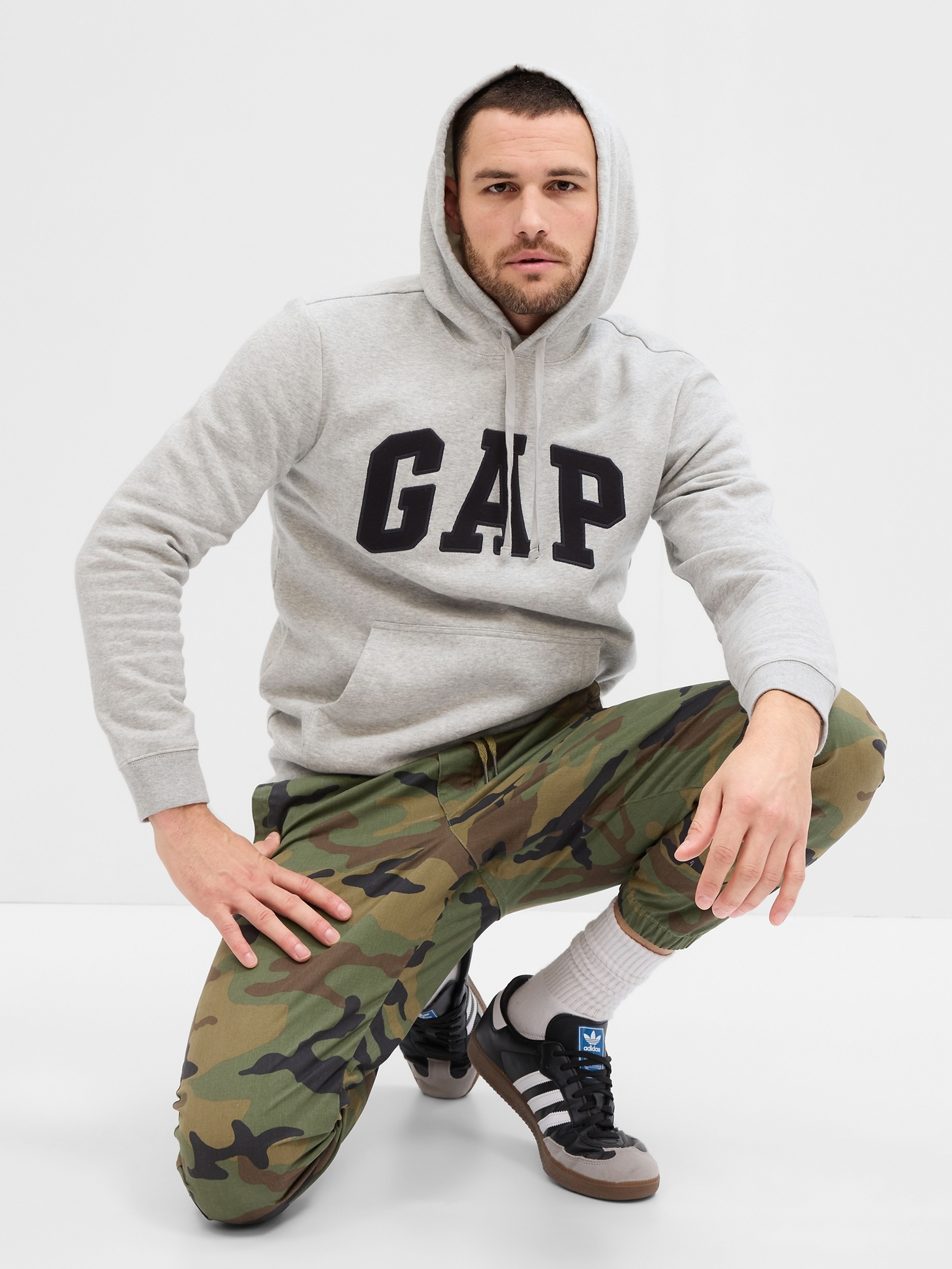 Sweatshirt mit GAP Logo und Kapuze