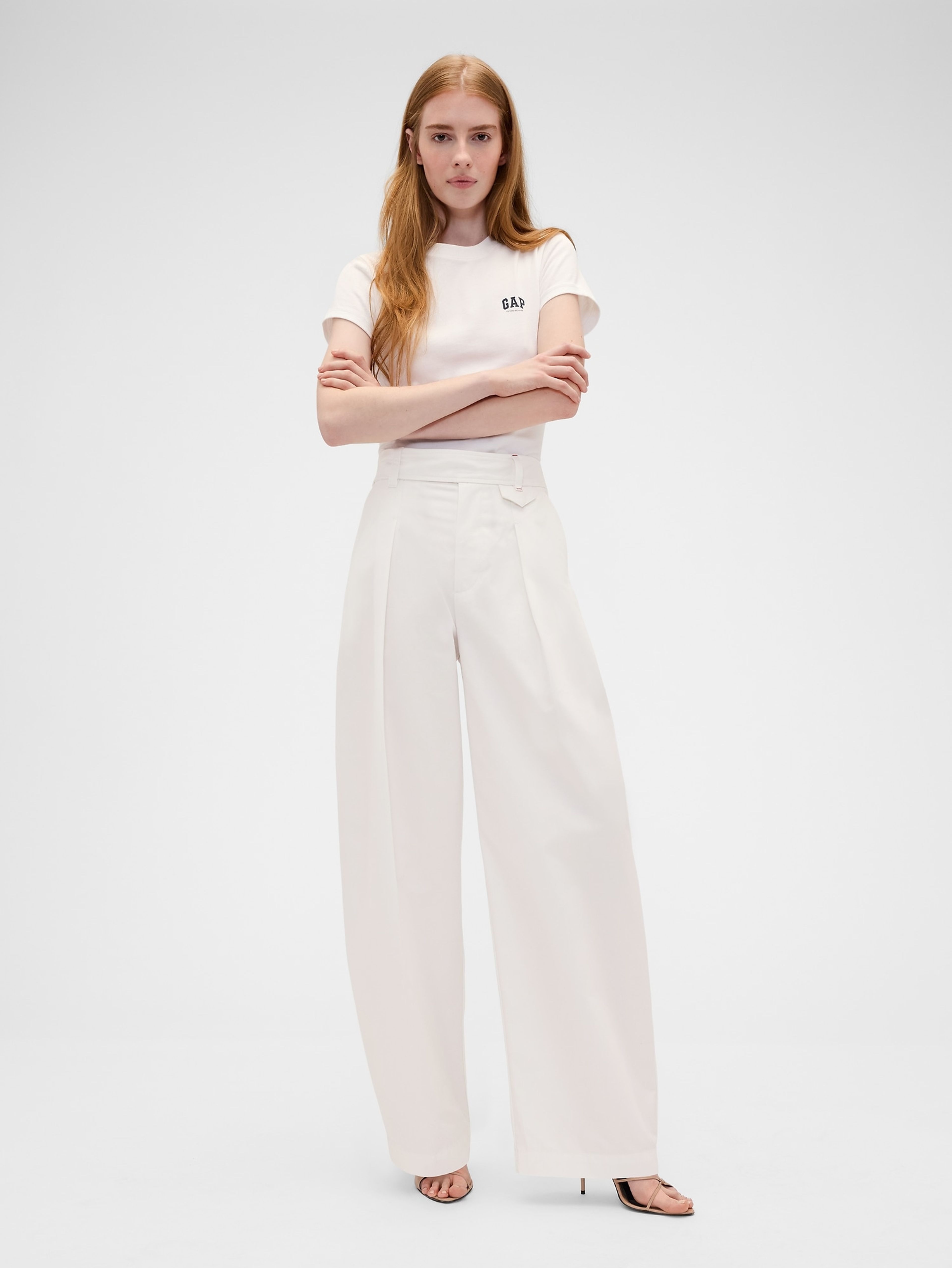 Kalhoty High Rise Pleated Arc Gap × Victoria Beckham