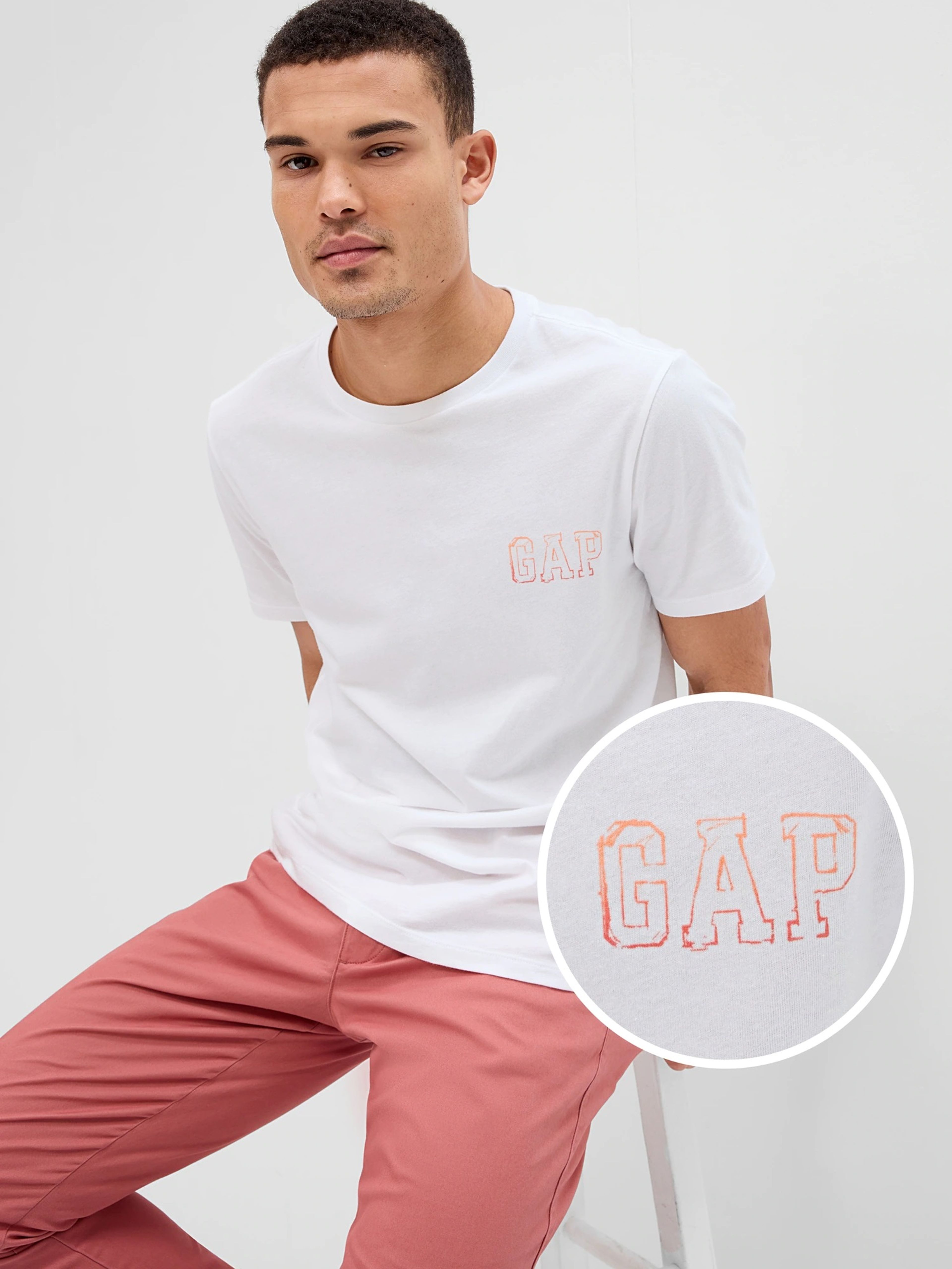 T-Shirt mit GAP Logo