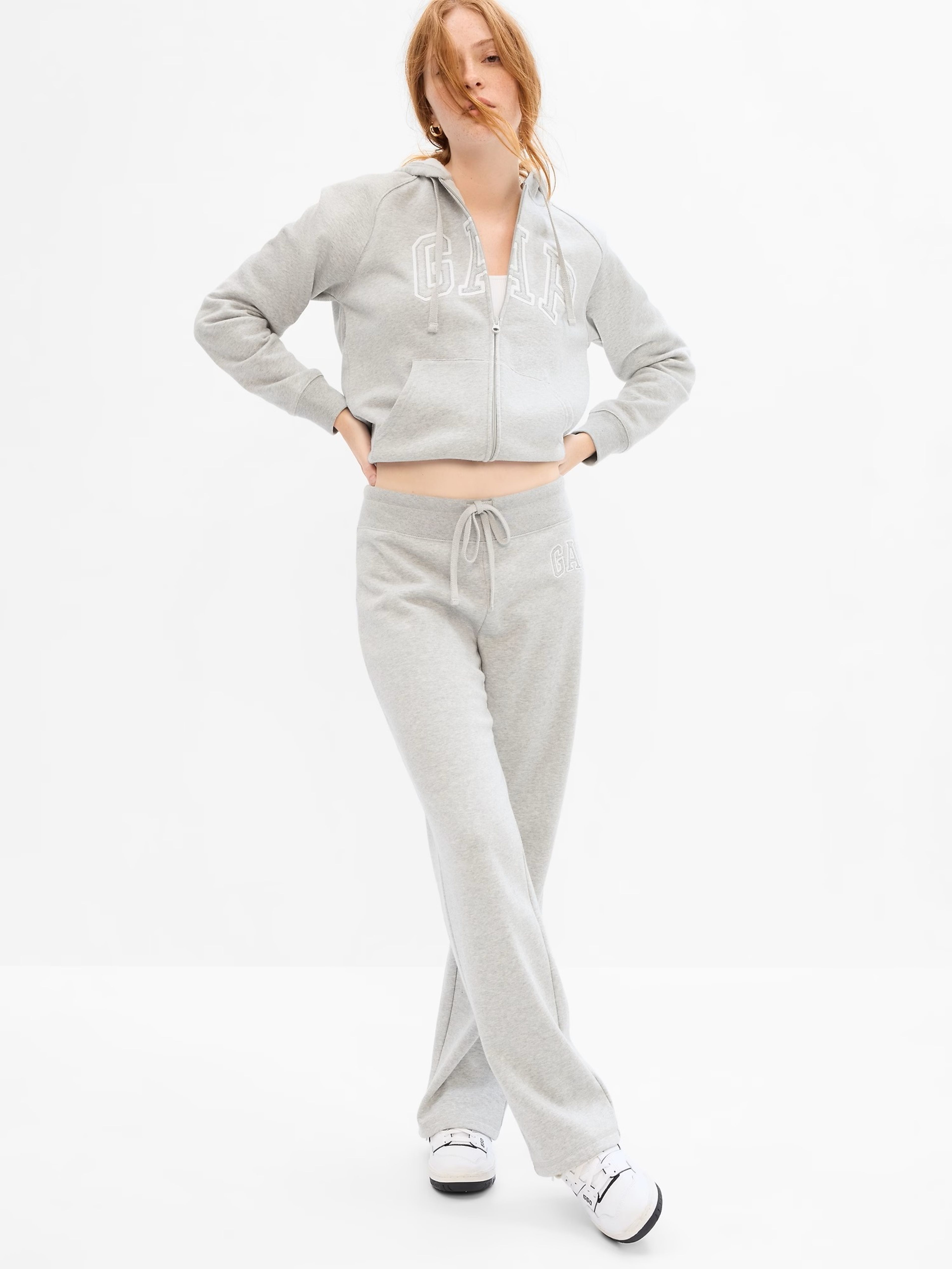 Pantaloni de trening cu logo GAP