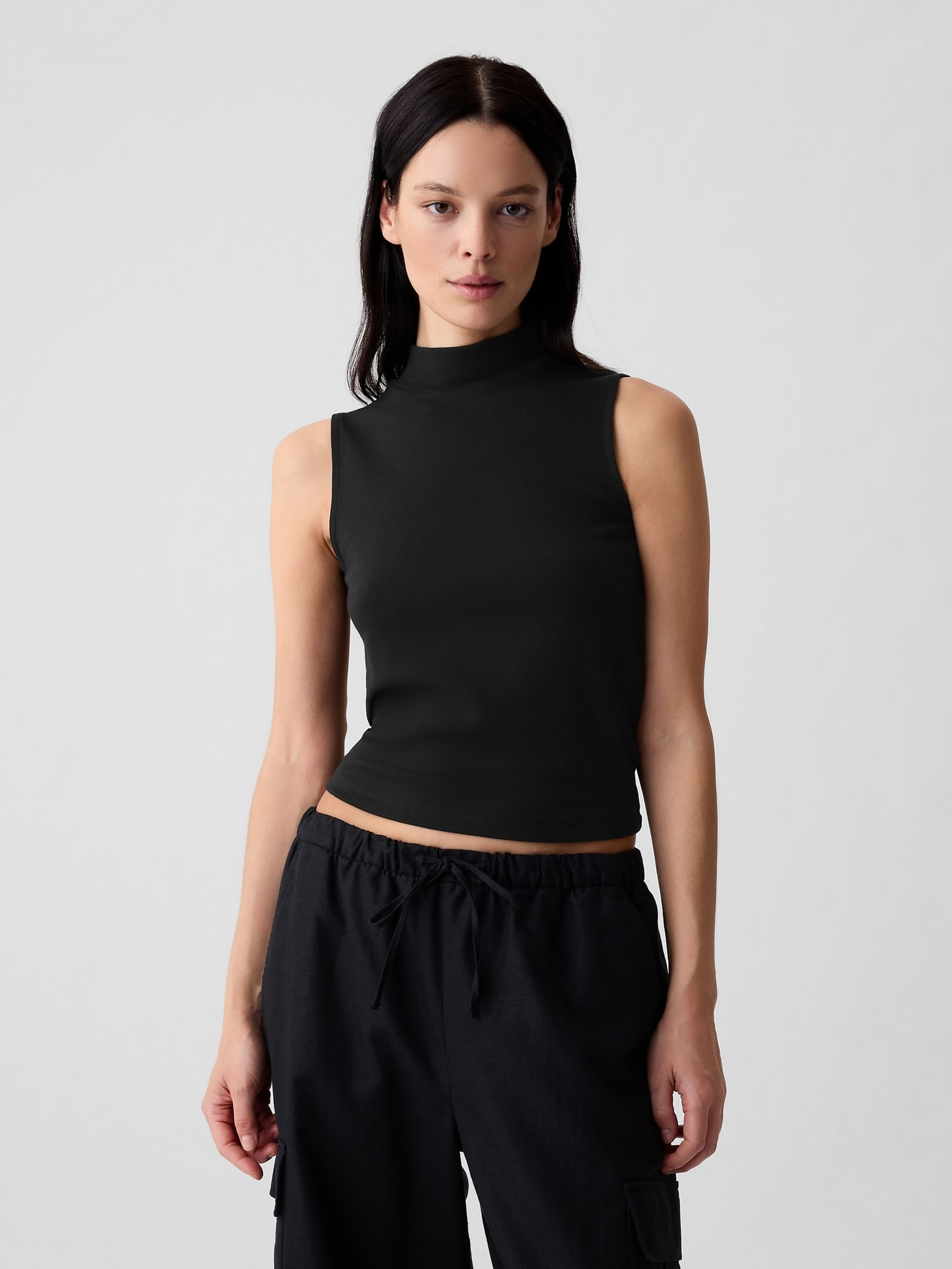 Tílkový crop top