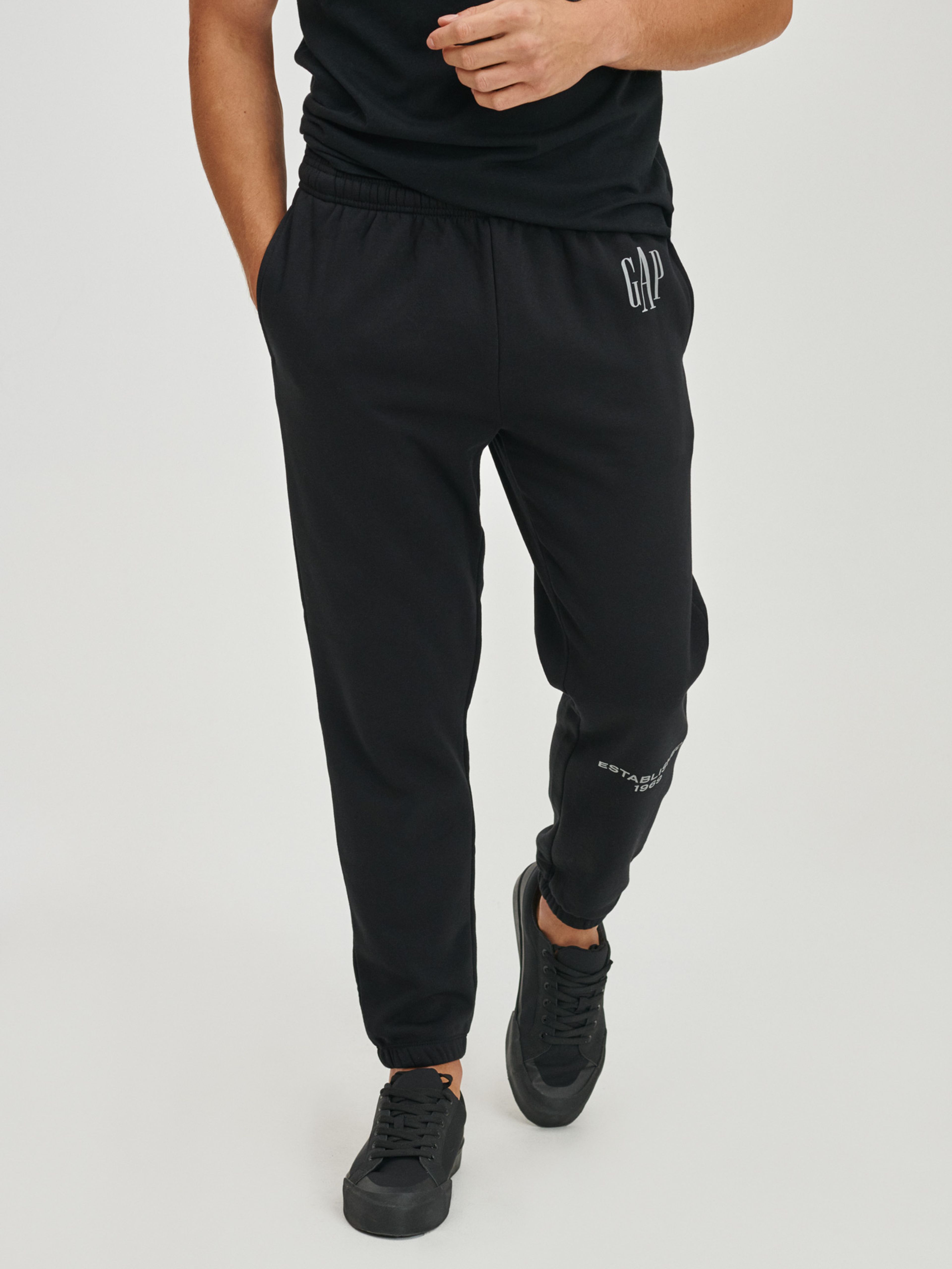 Tepláky GAP EST 1969