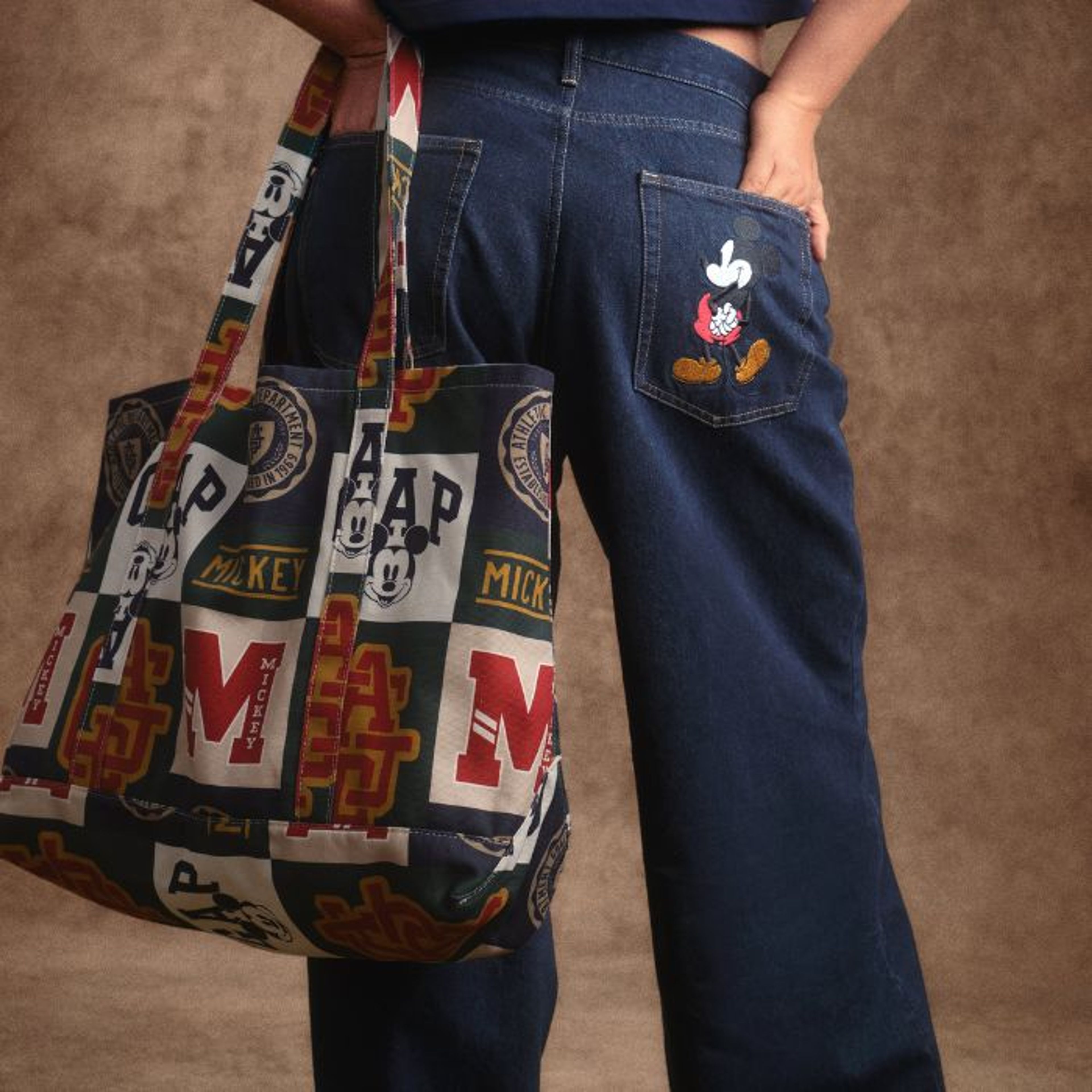 GAP × Disney