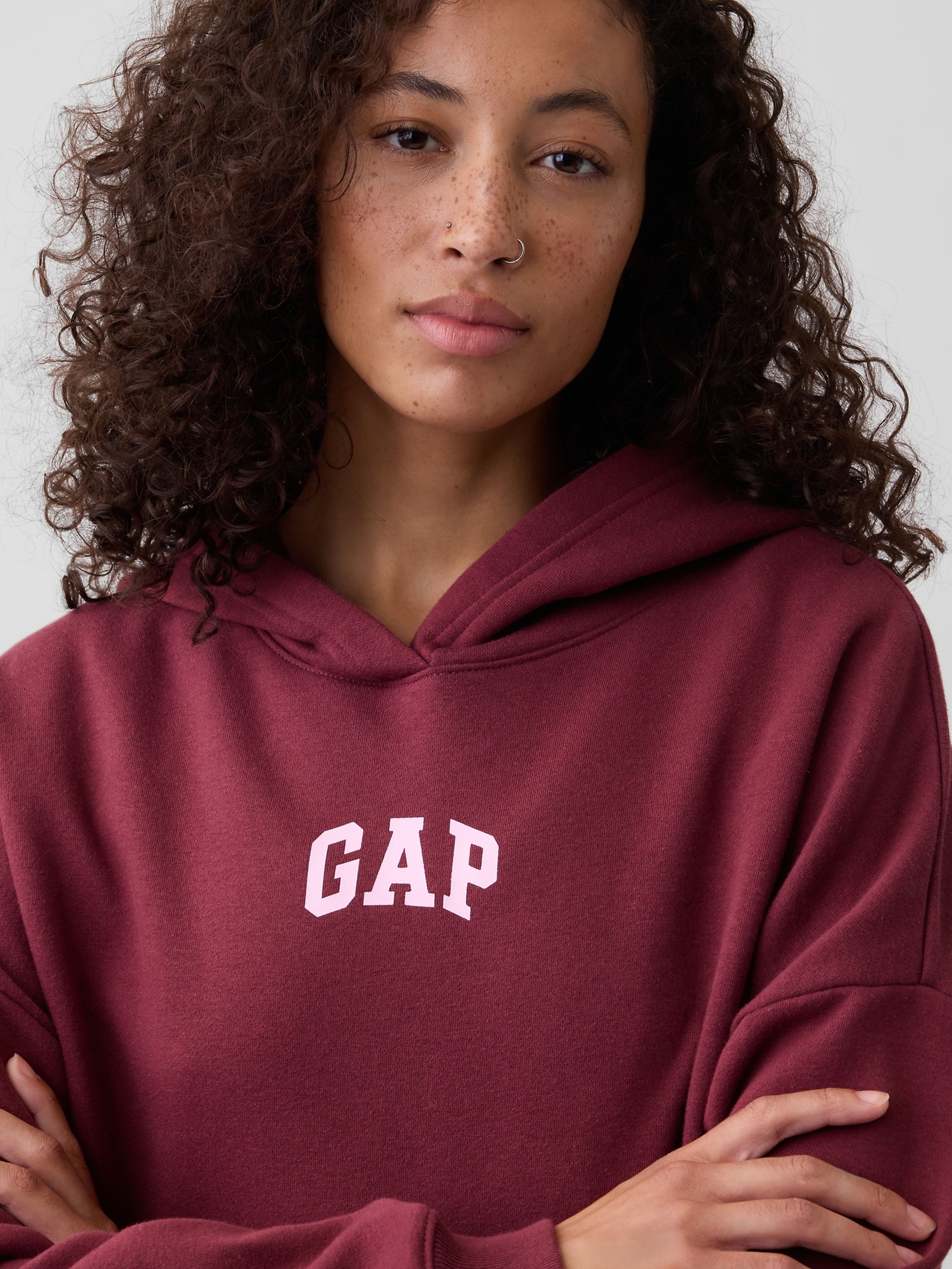 Sudadera crop con logo - 004