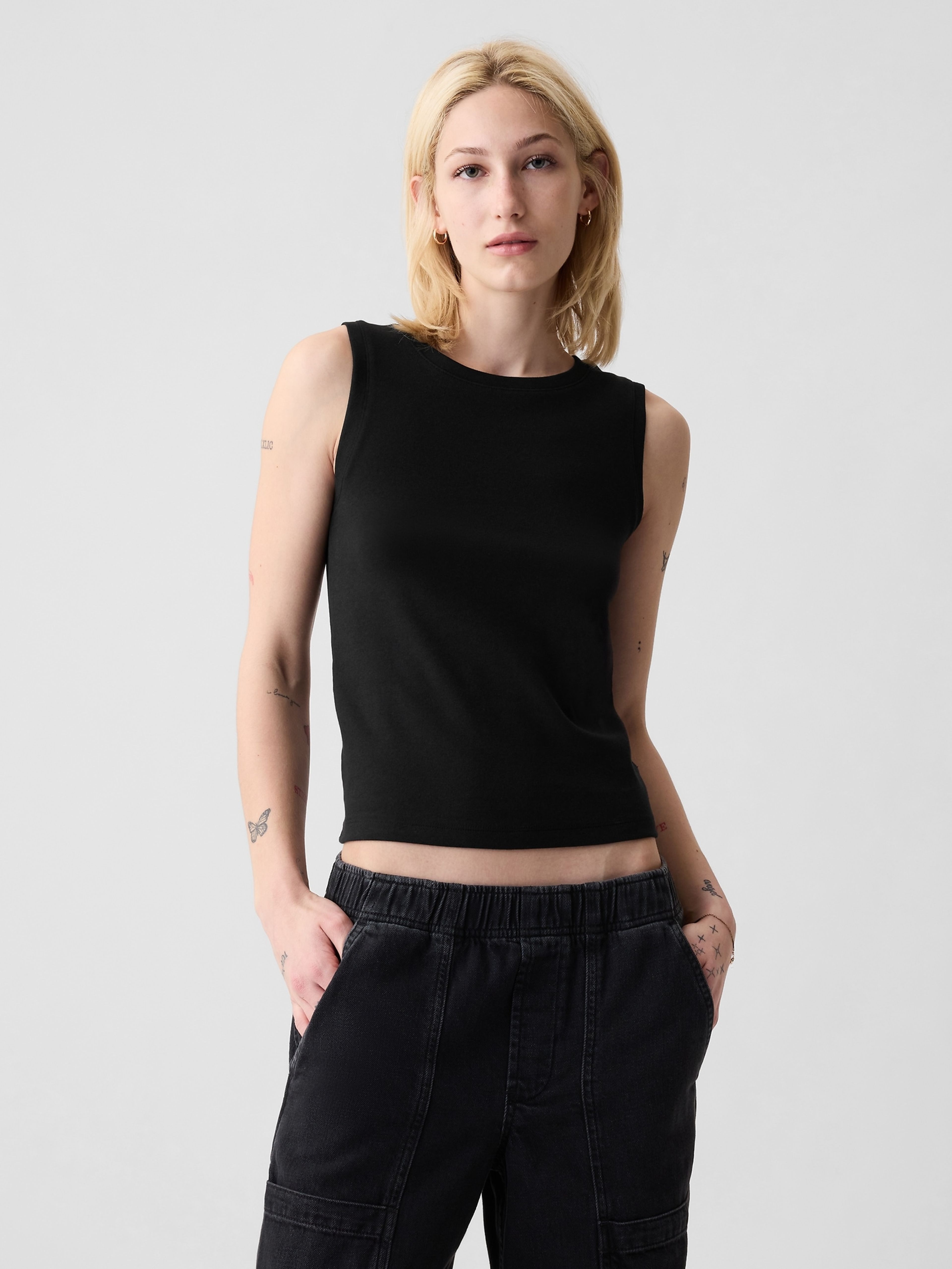 Krátký tílkový crop top