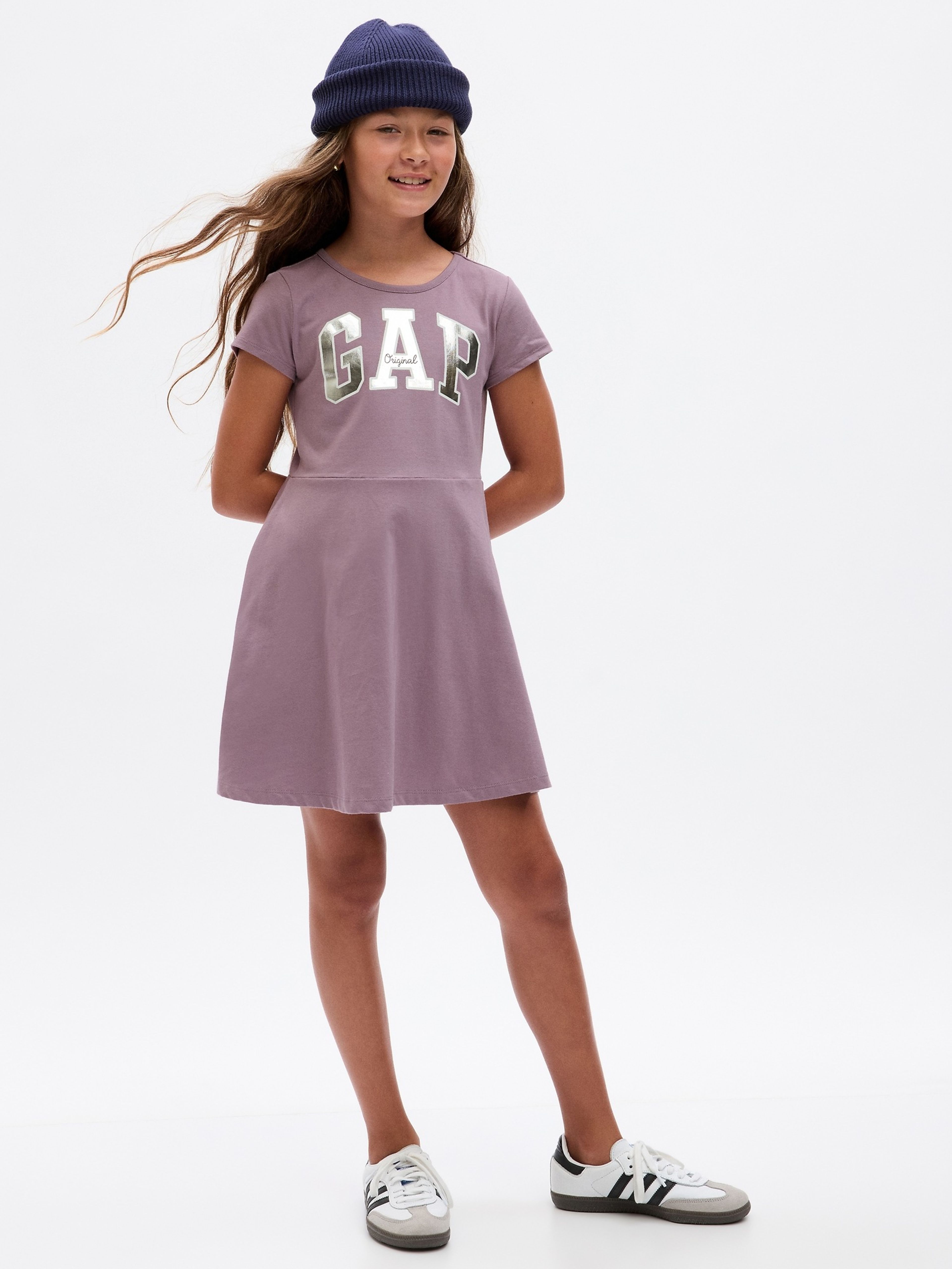 Kinderkleid mit metallischem Logo