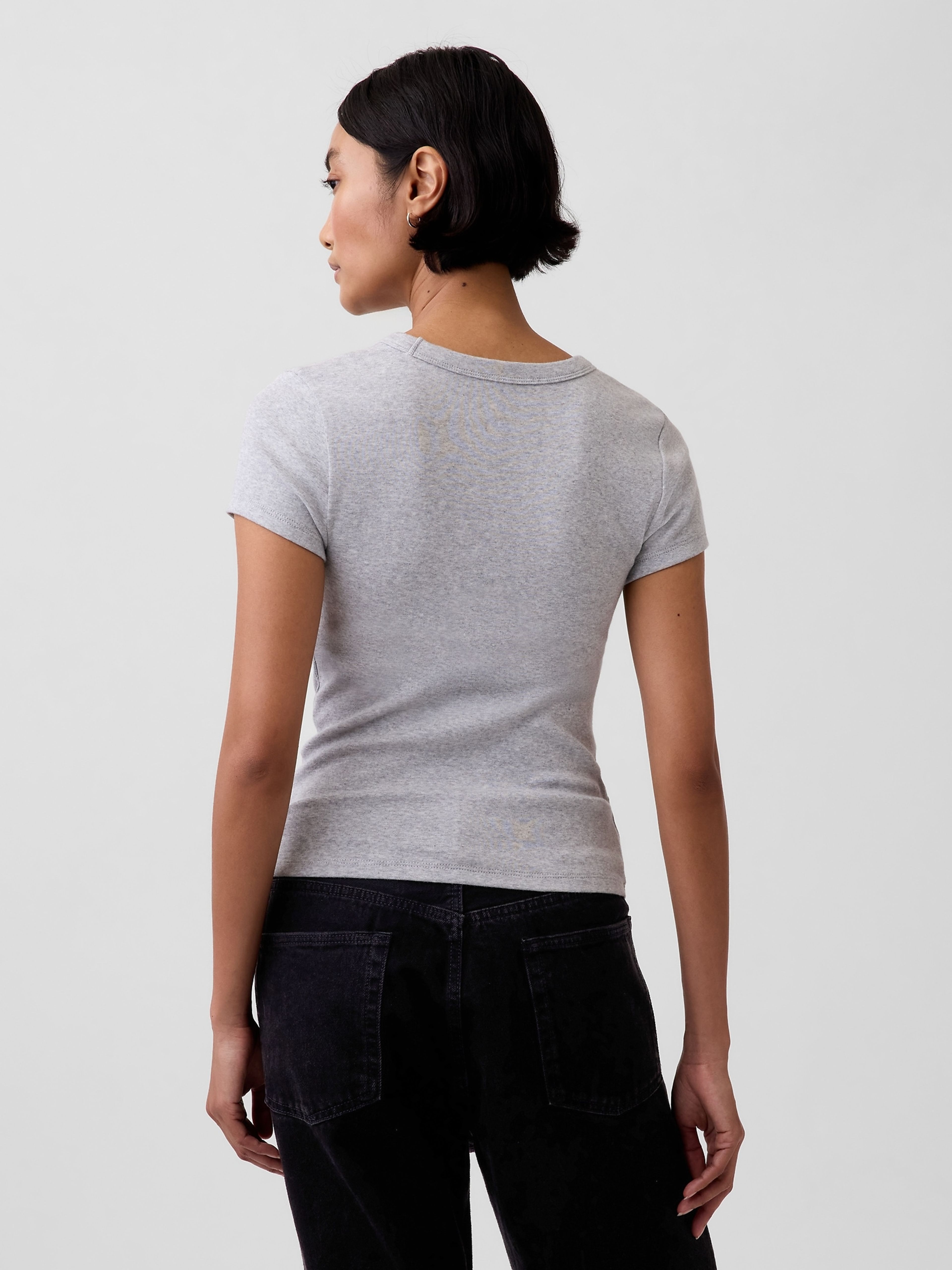 T-shirt z dekoltem w serek - 003