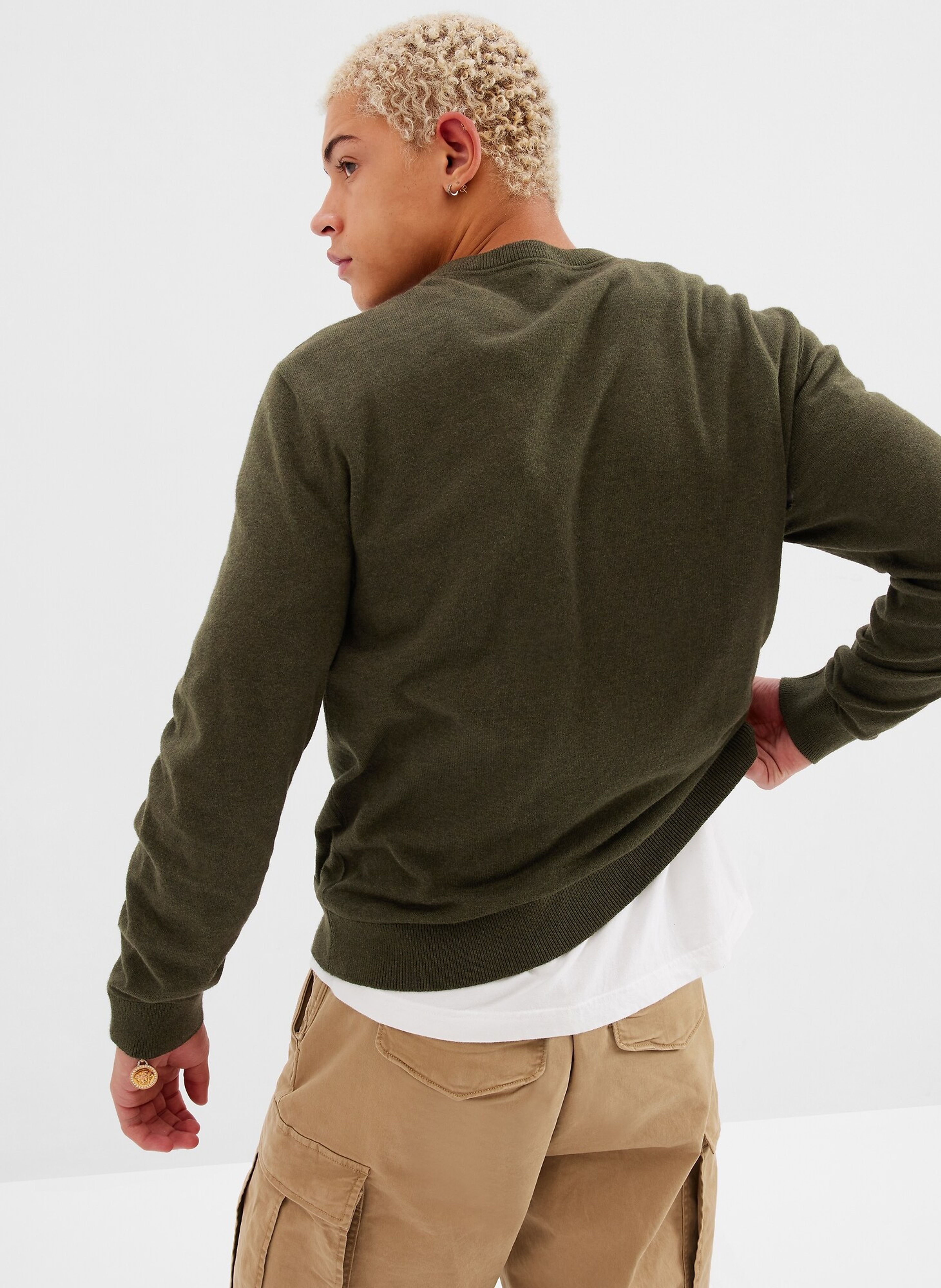Sweter z dekoltem w serek - 002