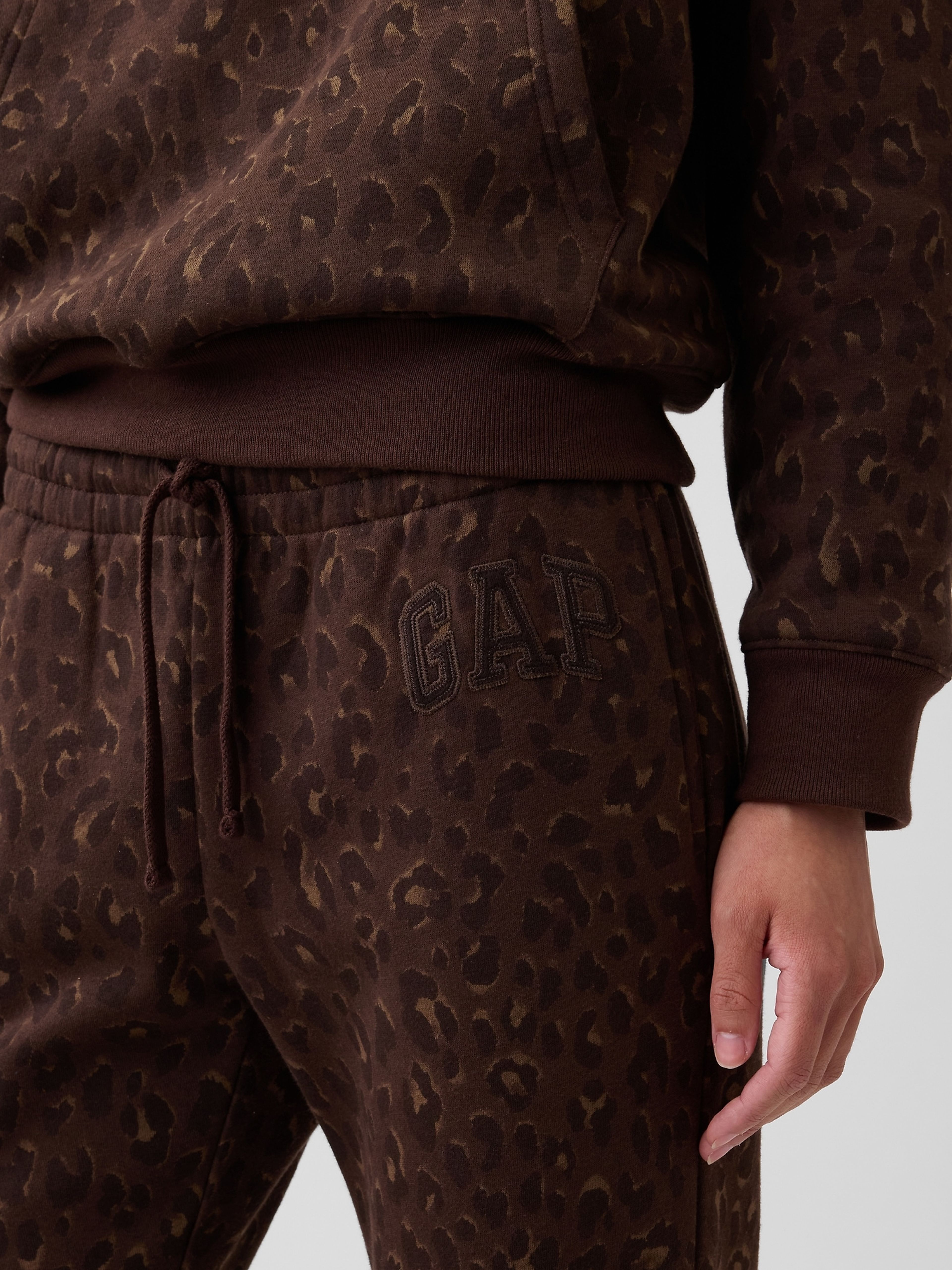Pantalón de chándal con logo Gap - 004