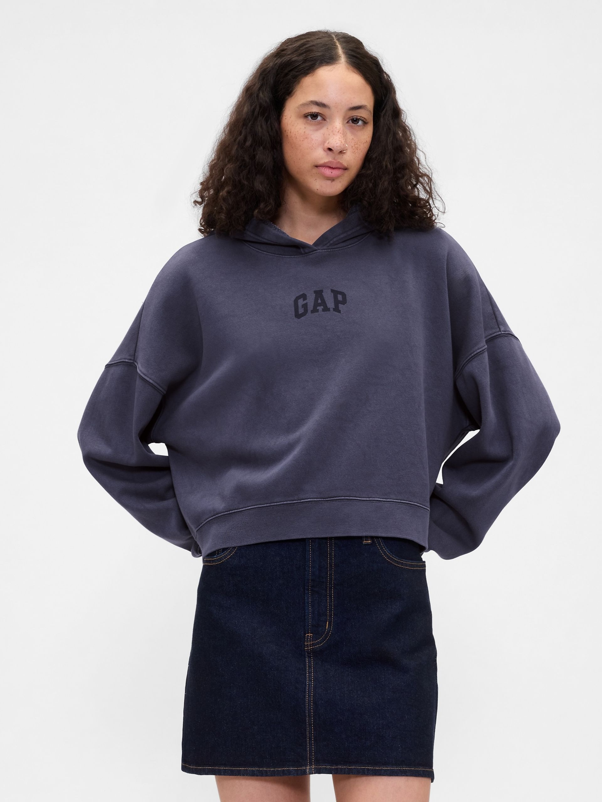 Sudadera crop con logo - 001