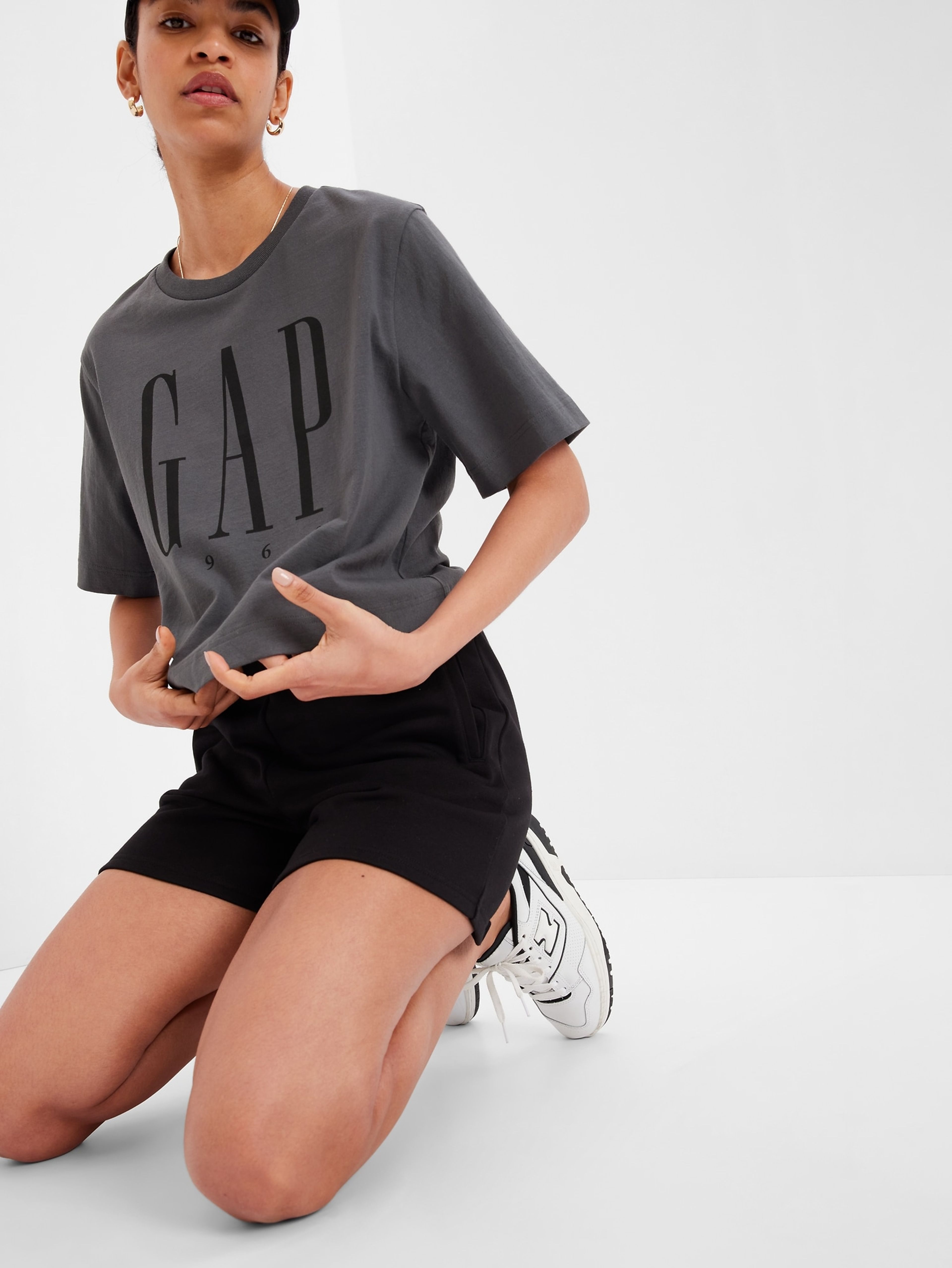 T-shirt z logo Gap