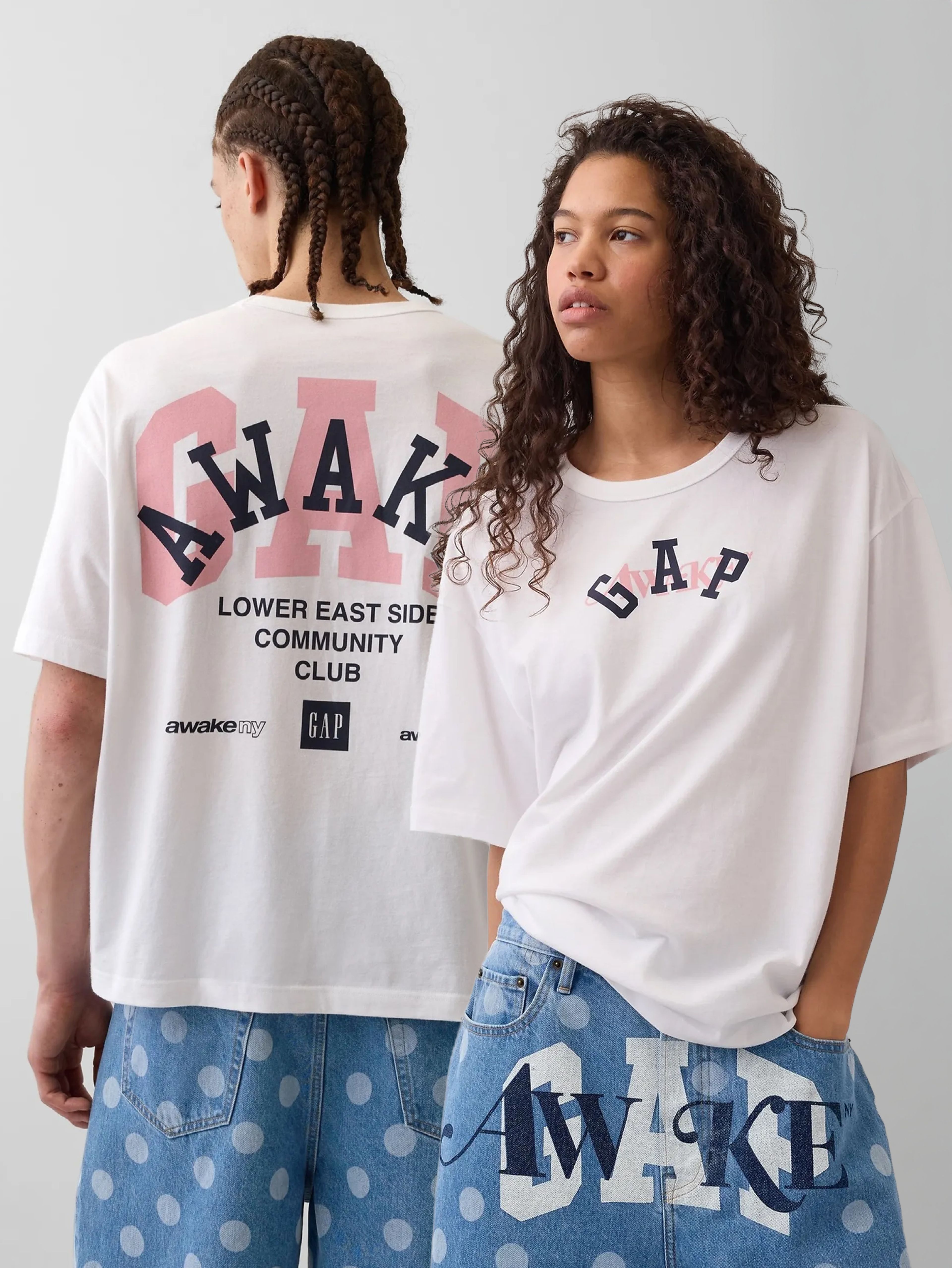 Tričko s logem Gap × Awake NY Unisex