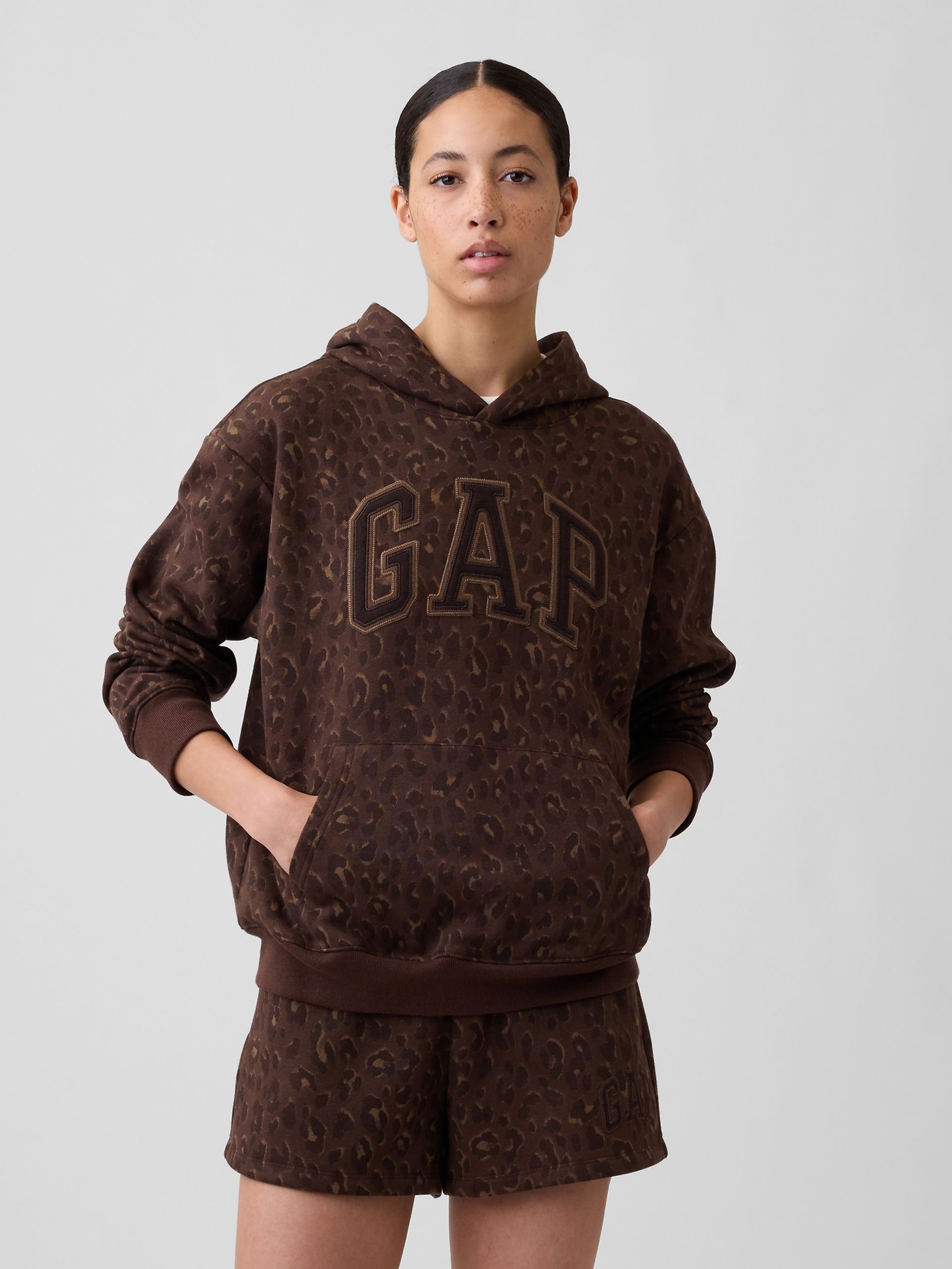 Sudadera con logo - 001
