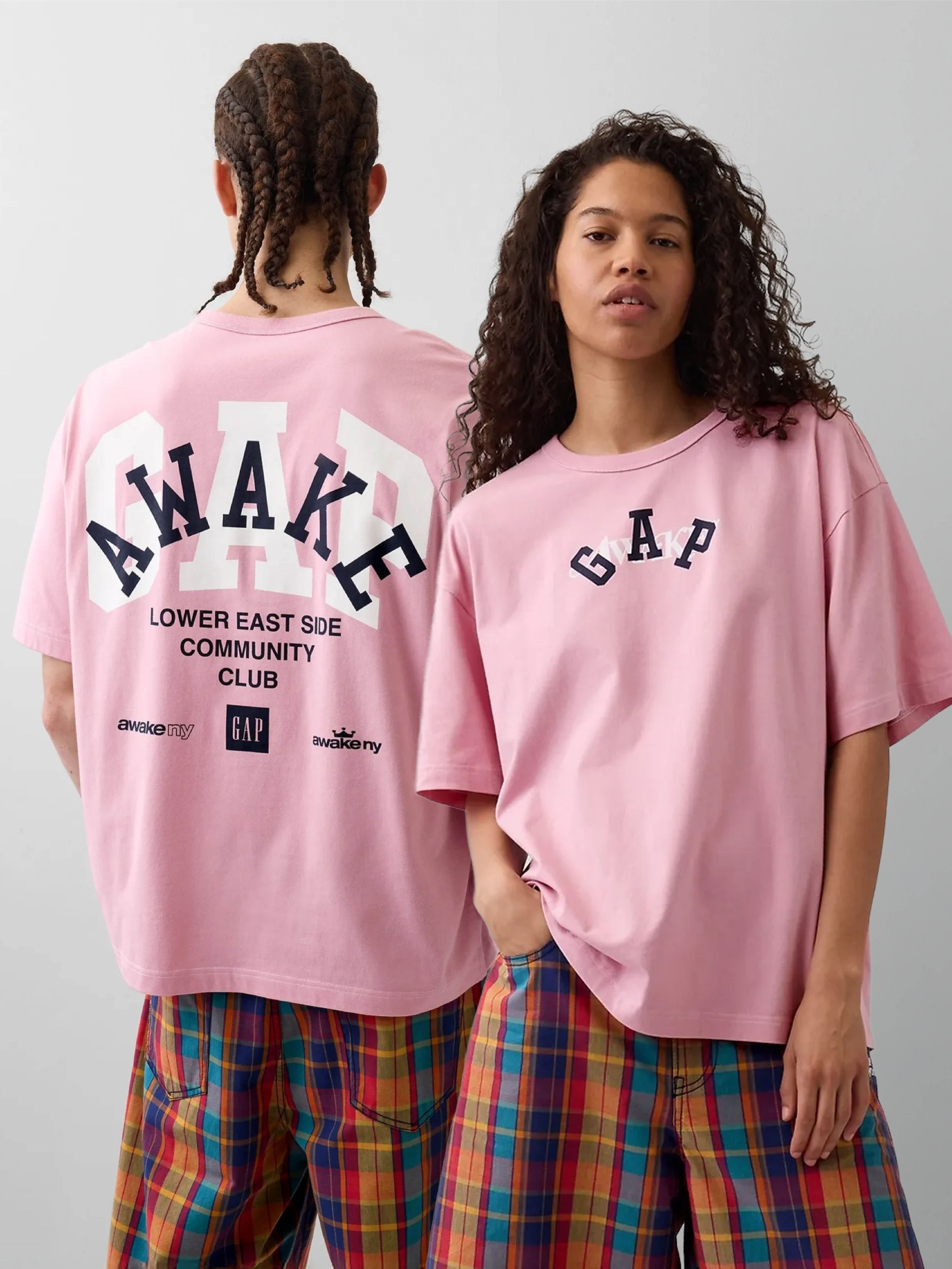 Tričko s logem Gap × Awake NY Unisex