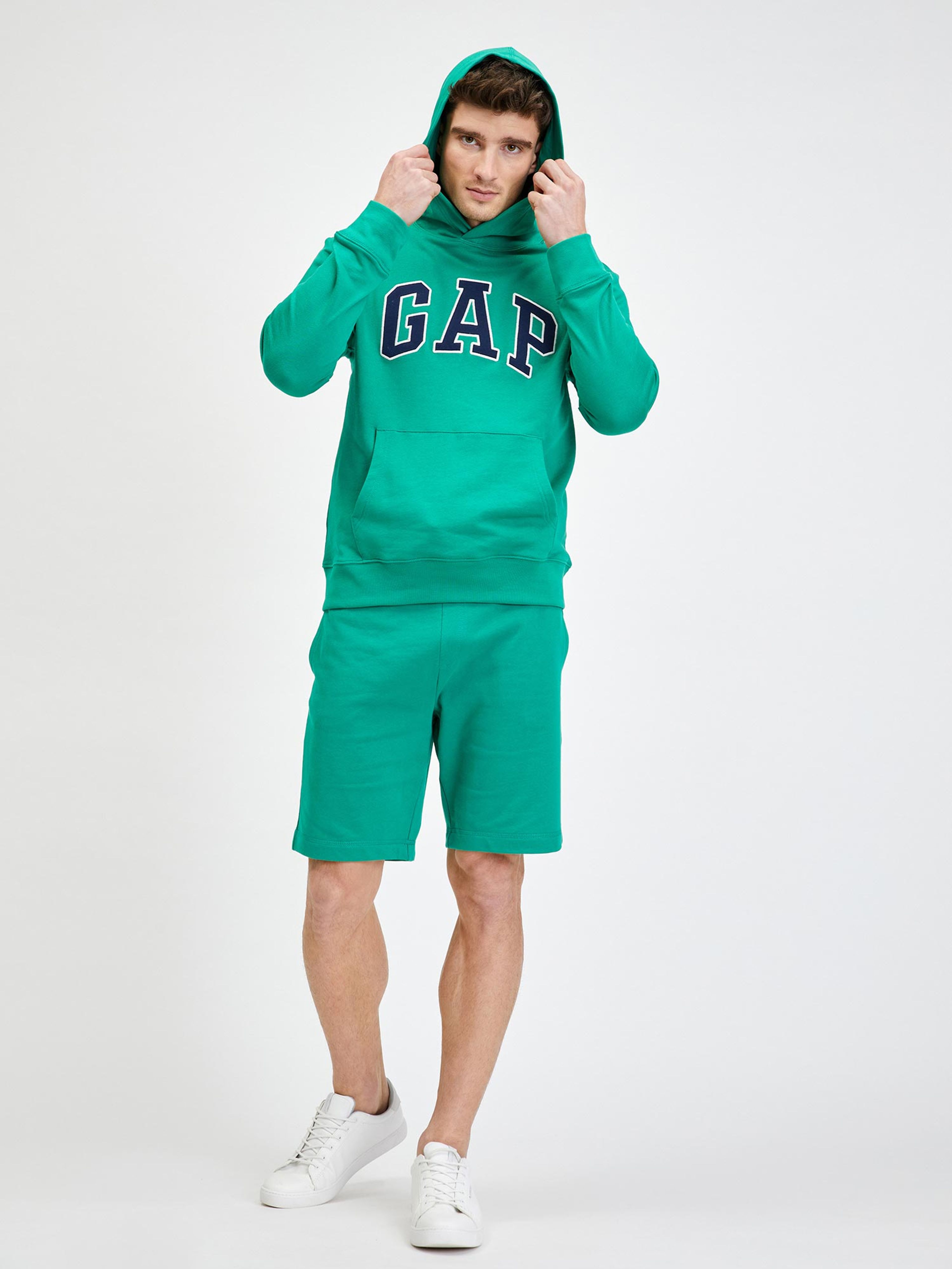 Teplákové kraťasy logo GAP