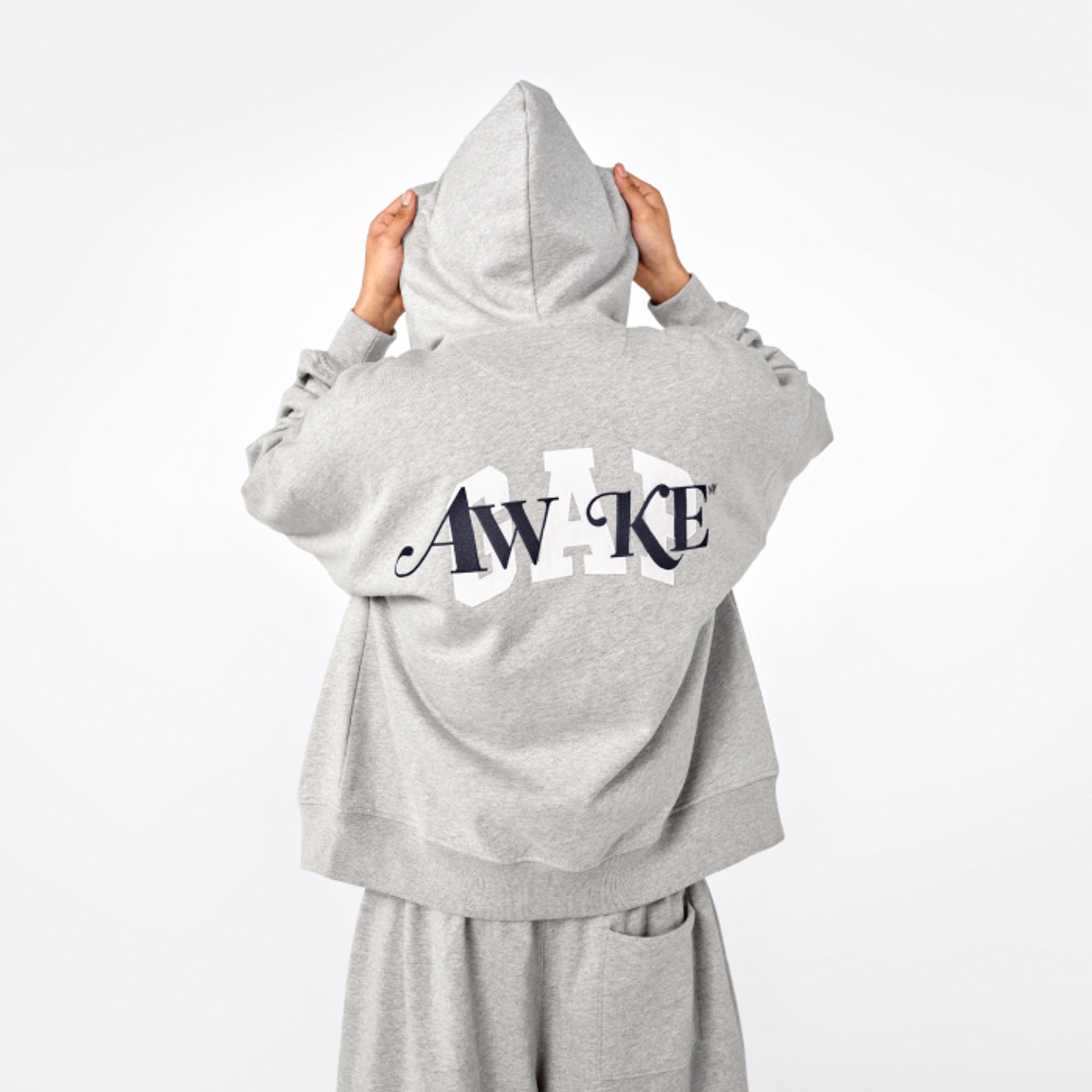 Awake NY: El espíritu de los años 90 en el corazón de la metrópoli.