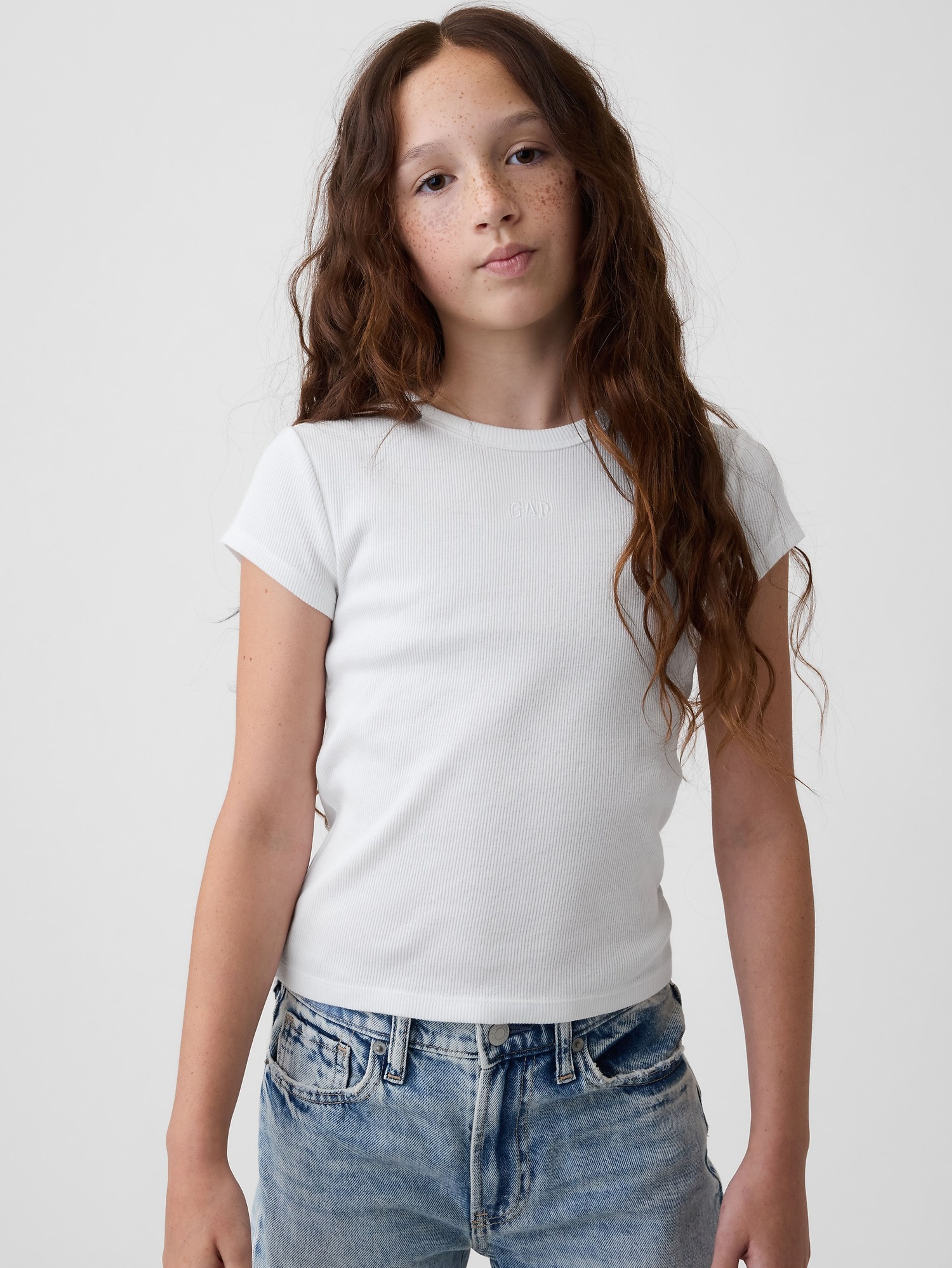 Dziecięcy prążkowany T-shirt z logo - 001
